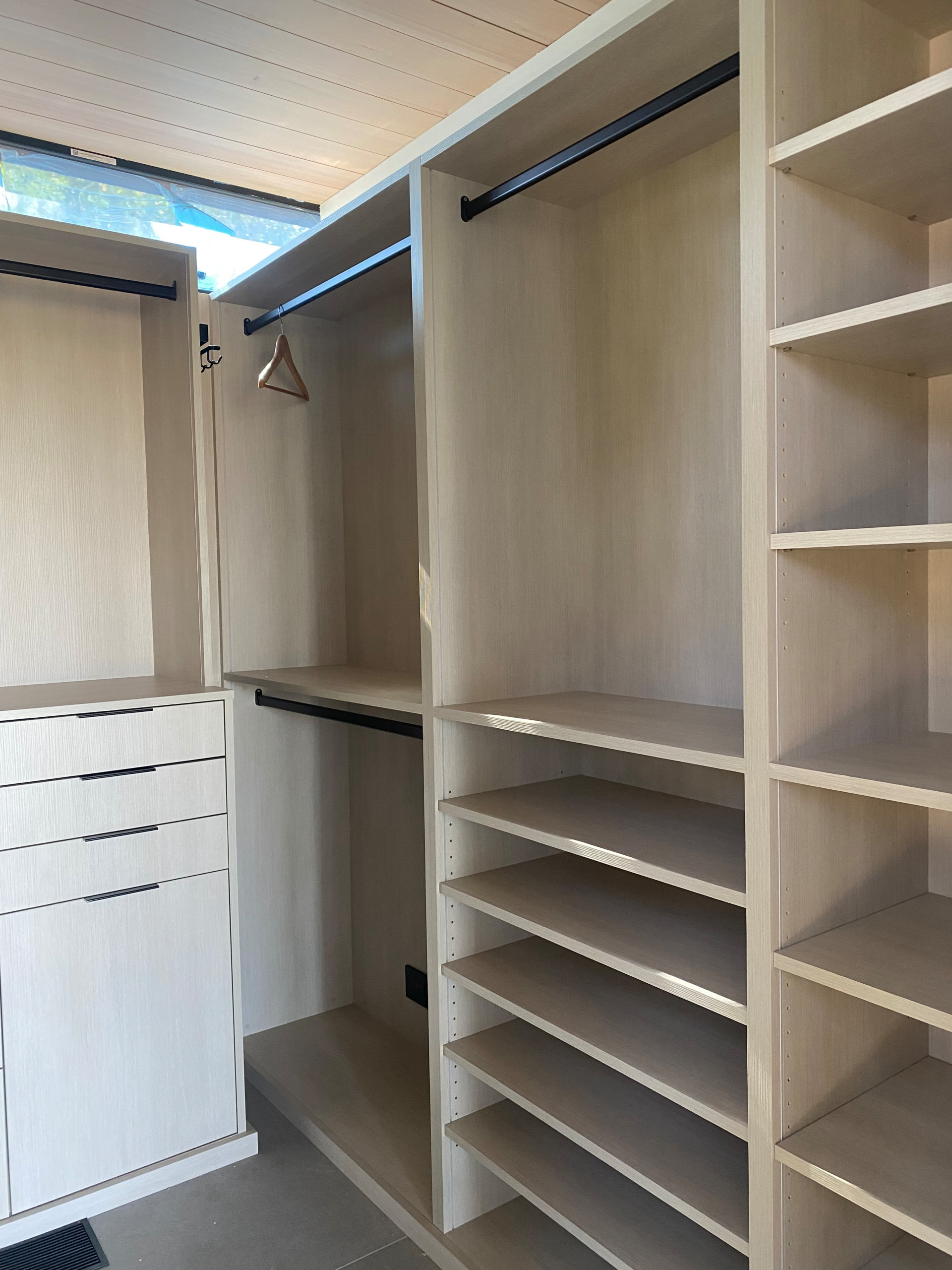 Lebowits Custom Walk-in Closets
