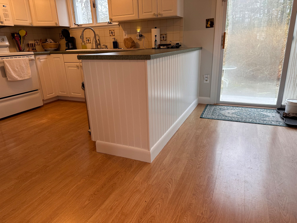 Beadboard Peninsula
