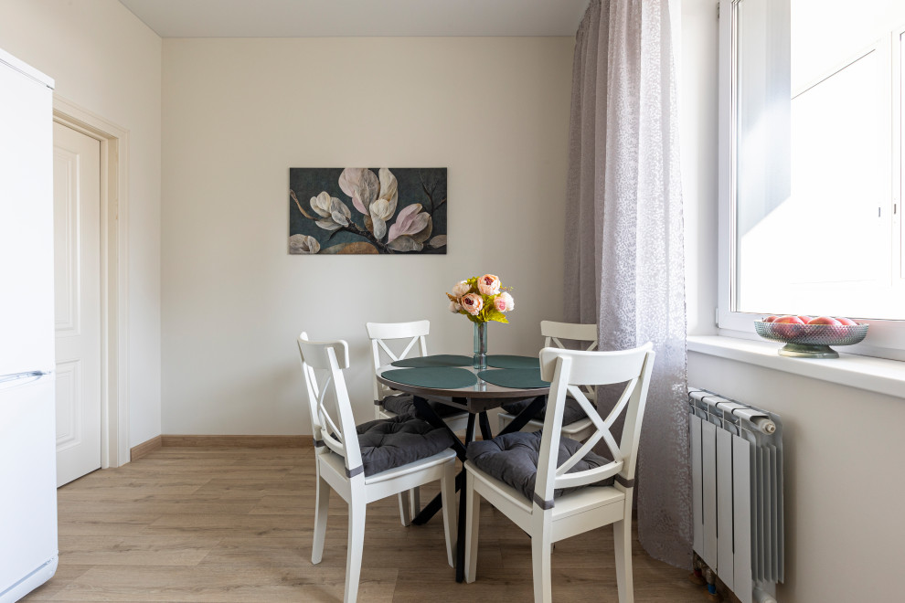 Двухкомнатная квартира под сдачу. Кухня