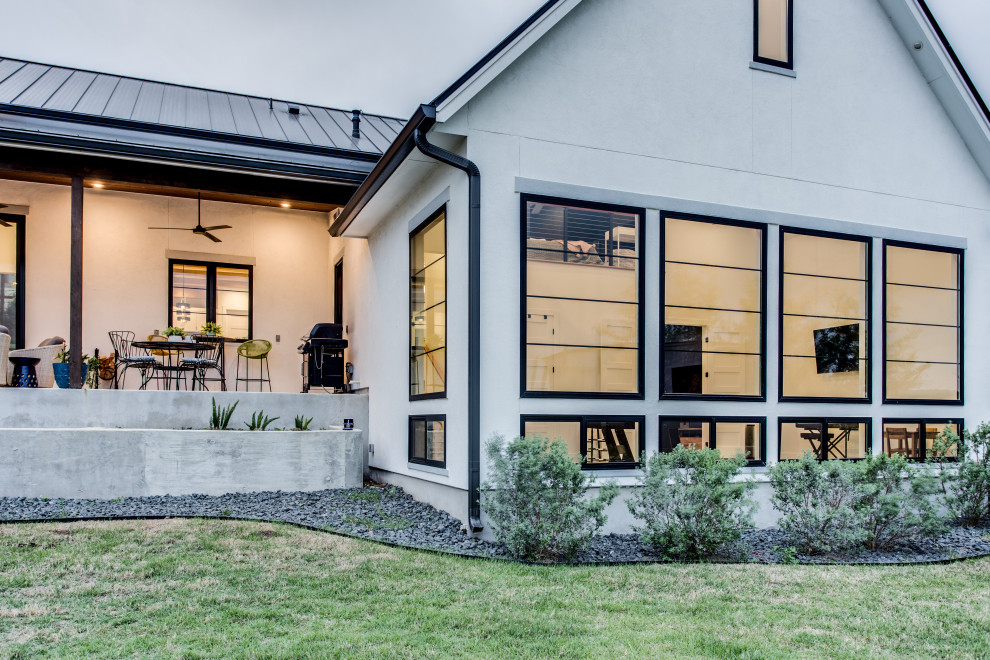 Inspiration for a contemporary home design remodel in Austin