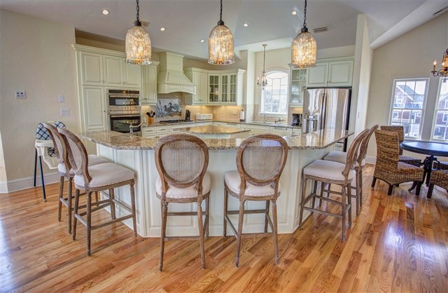 Bella transitional-kitchen