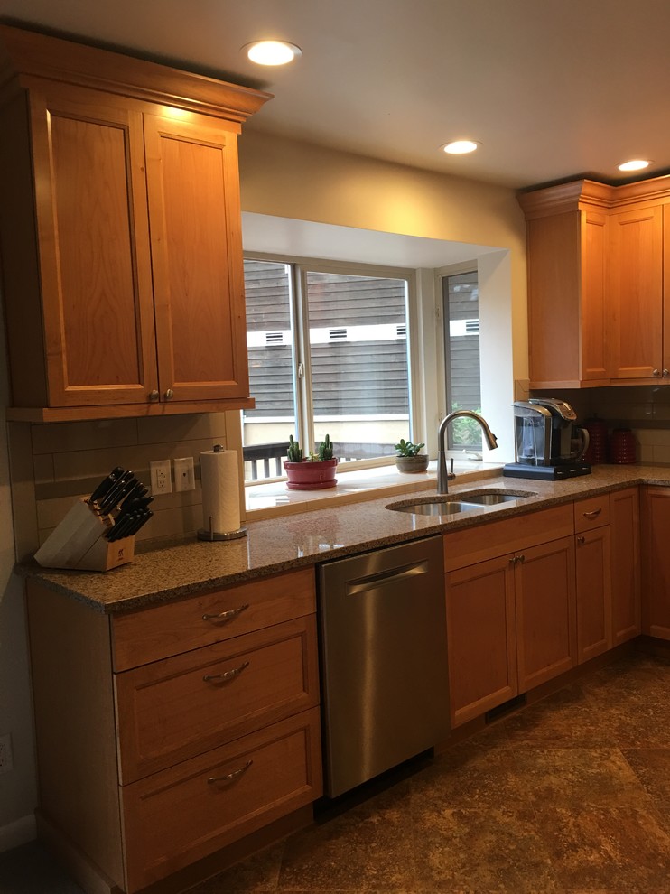 Home design - transitional home design idea in Seattle