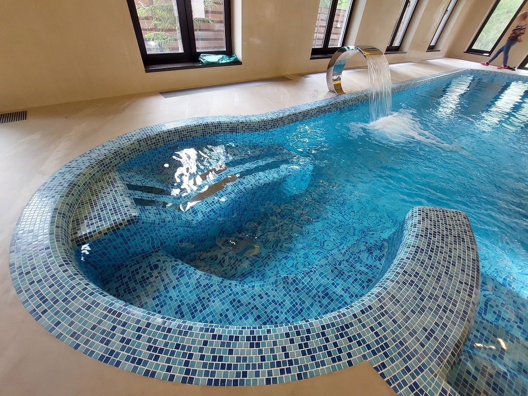 Бассейн в спа-центре