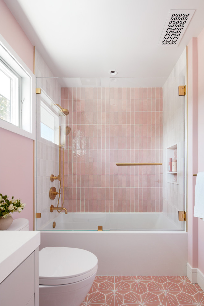 Inspiration for a contemporary bathroom remodel in San Francisco