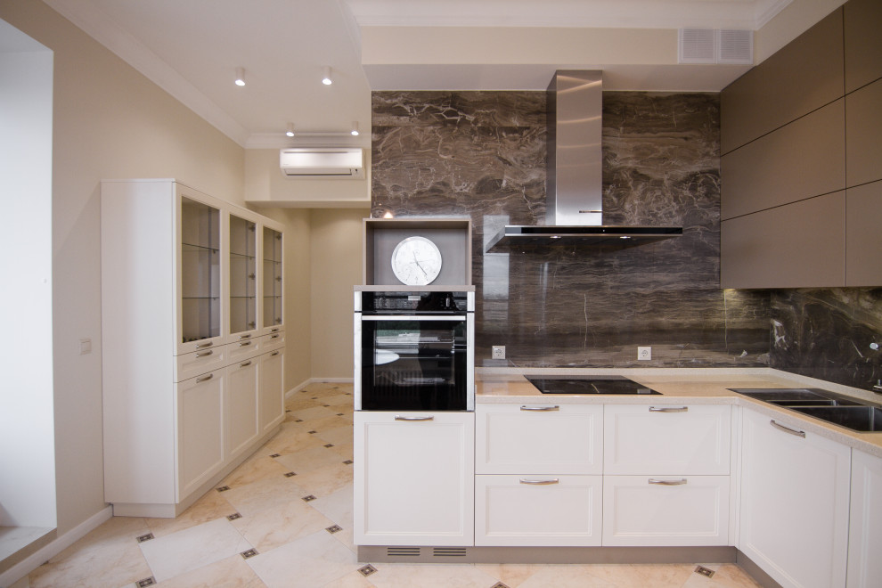 Бело-серая кухня в современном стиле