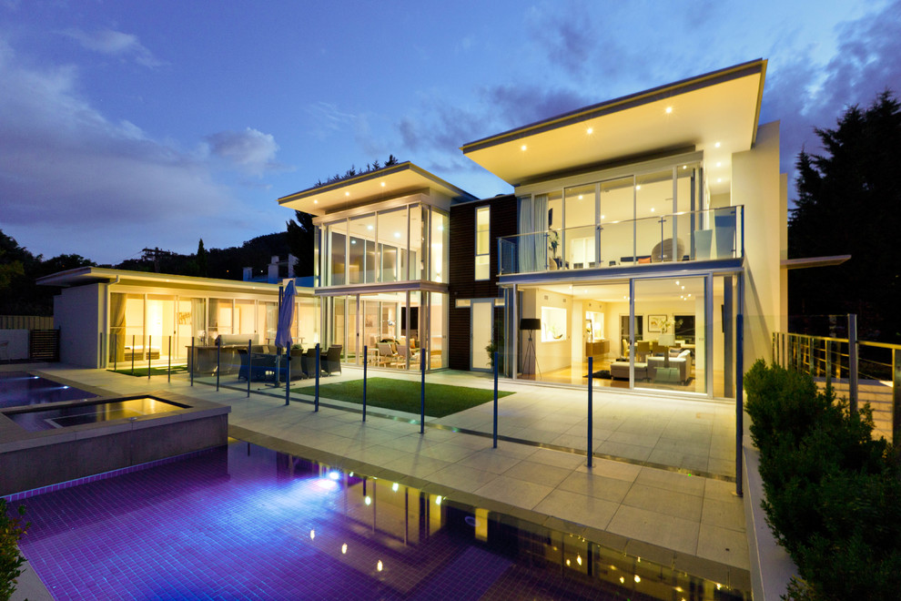 Contemporary pool in Canberra - Queanbeyan.