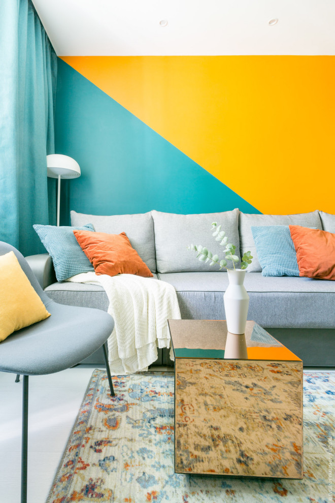 Multicolored apartment in Zhulebino, Moscow