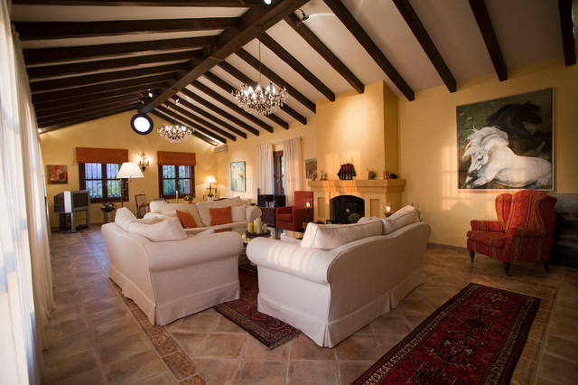 El Robledal rustic-living-room