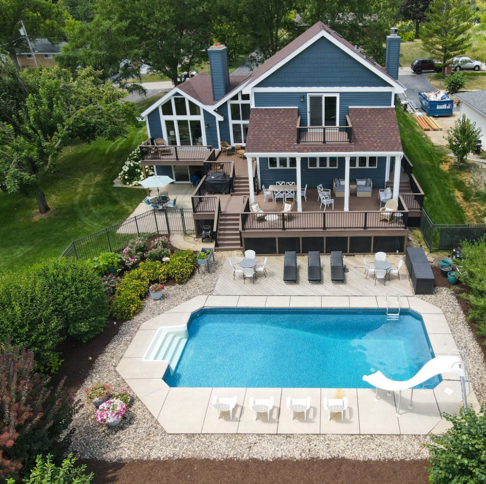 Lakefront Lodge