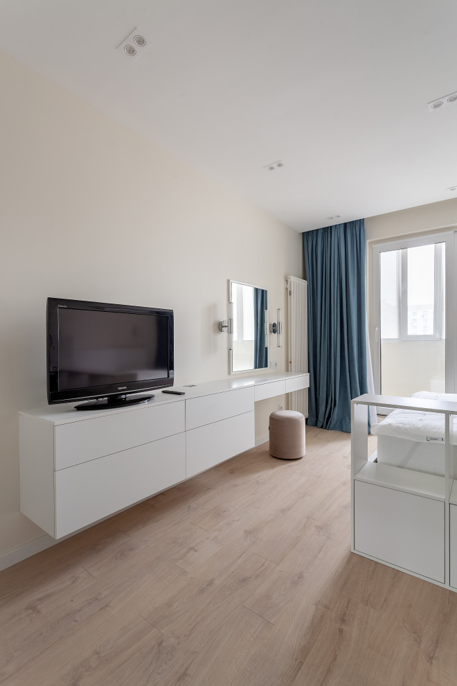 ТВ-тумба и туалетный столик с кабель-каналом