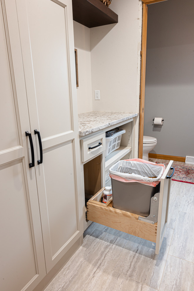 Kitchen - transitional kitchen idea