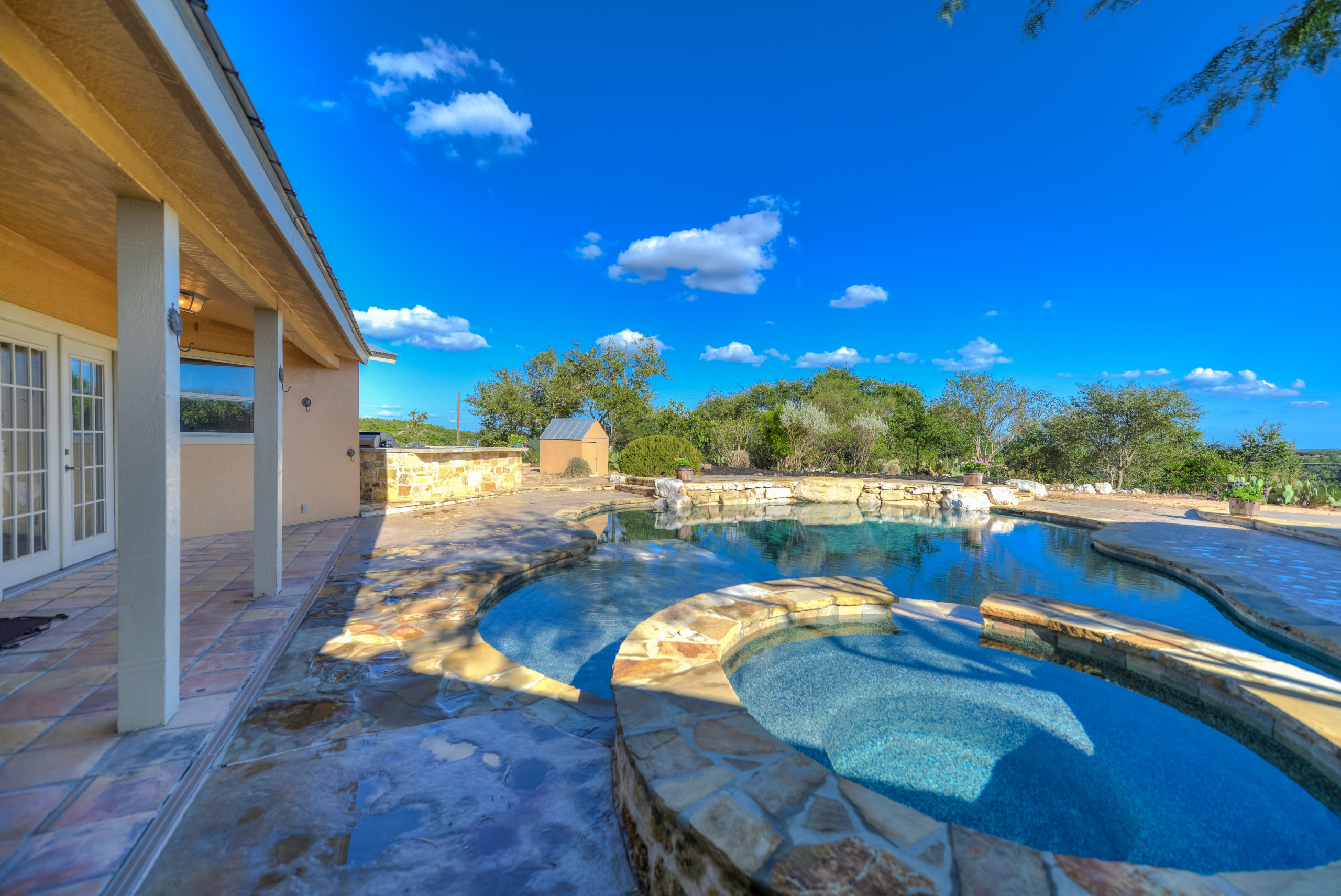 Pipe Creek Freeform Pool/Spa/Outdoor Living