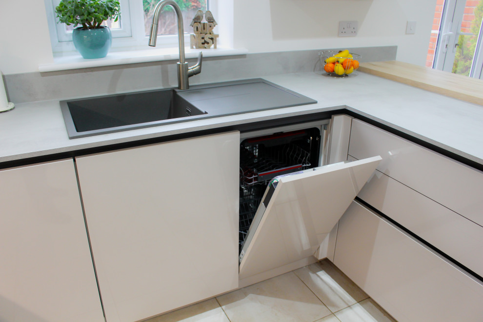 Focus Ultra High Gloss Sand with Sanremo Accent