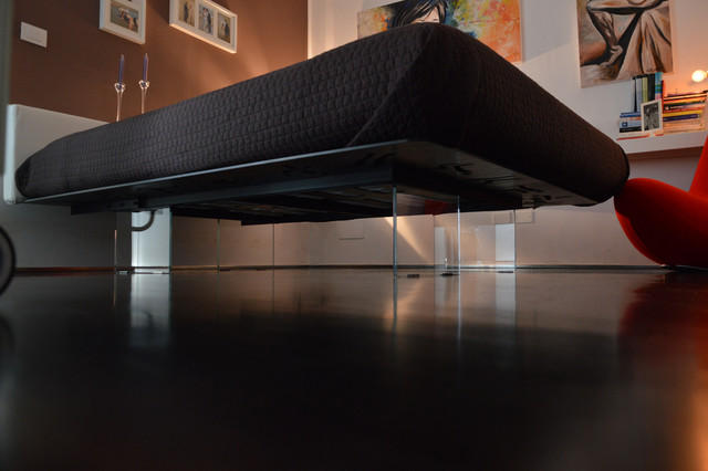 La calda freddezza di un design minimal moderno camera for Letto minimalista