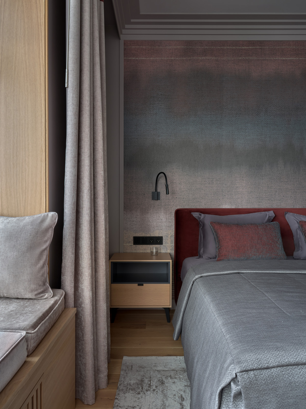 Современный интерьер с фиолетовыми акцентами