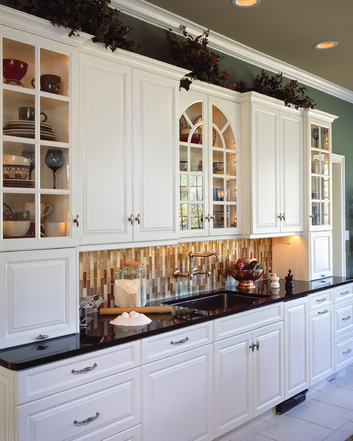 2005 showcase traditional-kitchen
