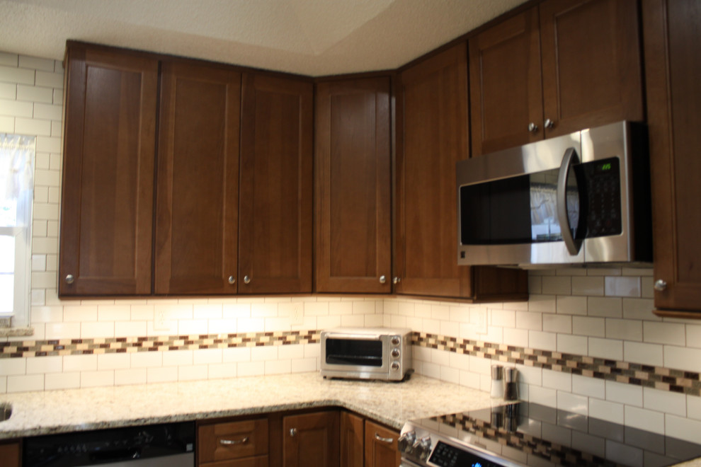 Inspiration for a transitional home design remodel in Nashville