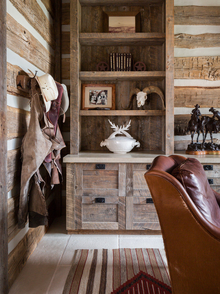 Inspiration for a country living room in Other.