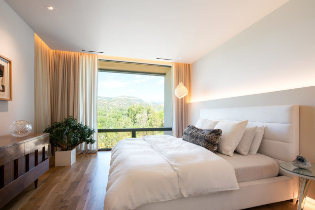 Private Residence mid-century-schlafzimmer
