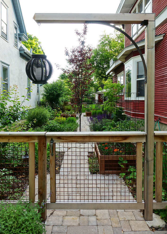 Inspiration for a rustic landscaping in Minneapolis.