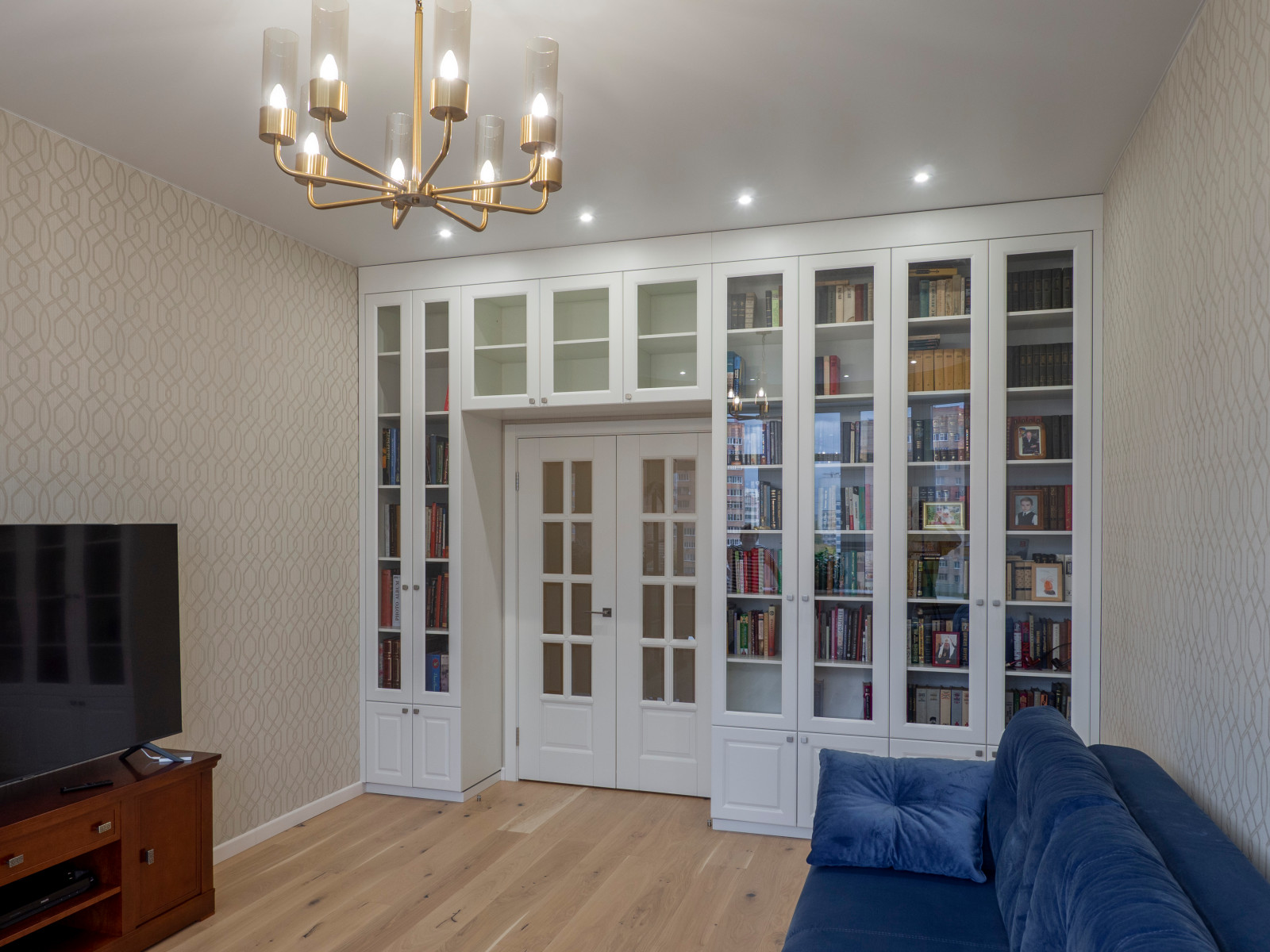 Меблировка спальни и кабинета в светло-мятном цвете