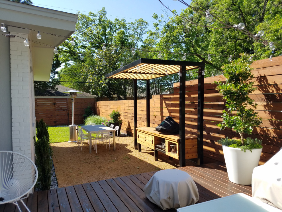 Modern Outdoor Kitchen Space