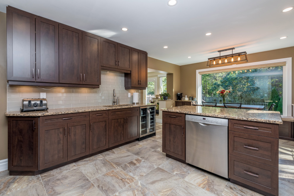 Inspiration for a timeless kitchen remodel in Toronto