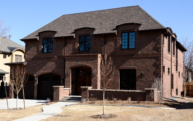 Transitional Colonial in Hilltop klassisch-modern-haeuser