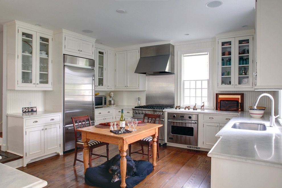 Design ideas for a traditional kitchen in Bridgeport with stainless steel appliances.