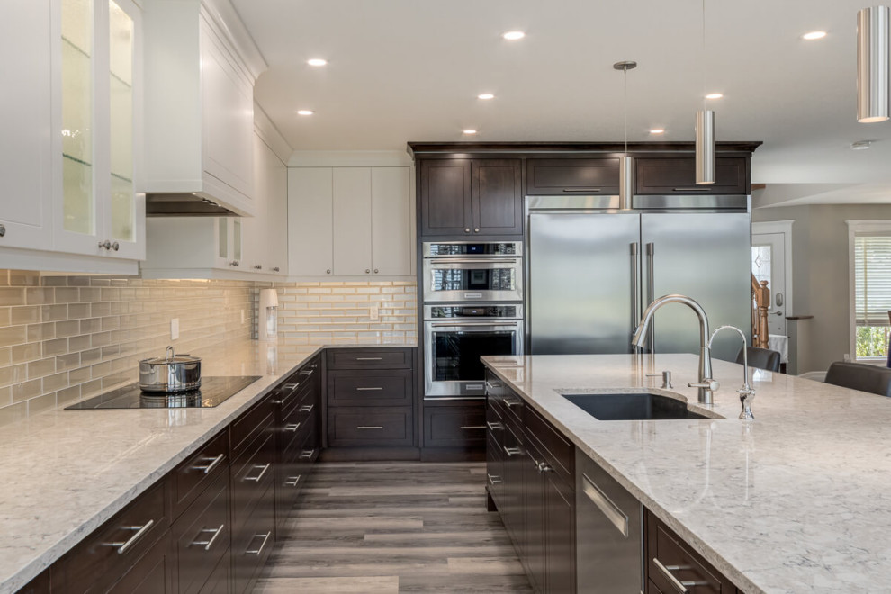 Kitchen - kitchen idea in Calgary