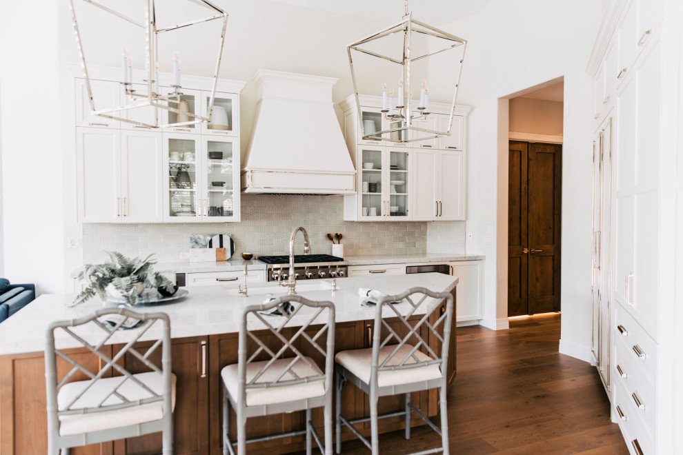 Transitional kitchen photo in Phoenix