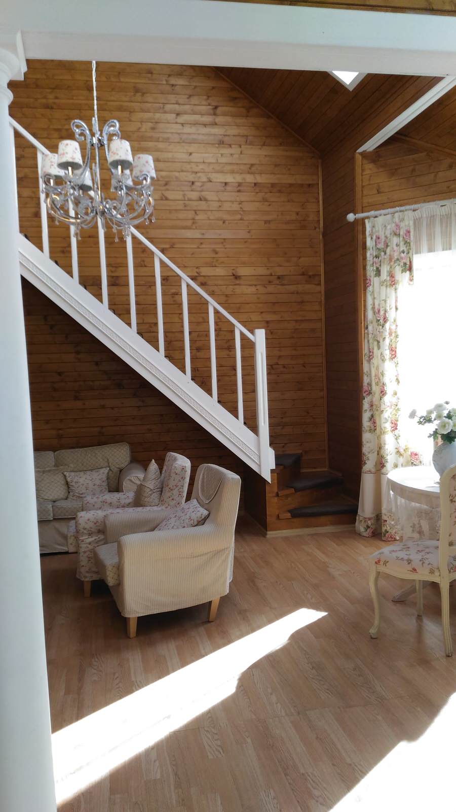 Гостинная в Скандинавском стиле с элементами "Прованса"