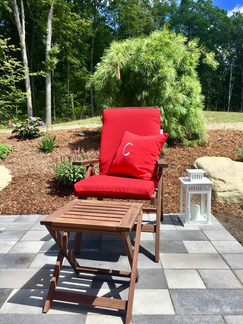 Backyard modern-patio