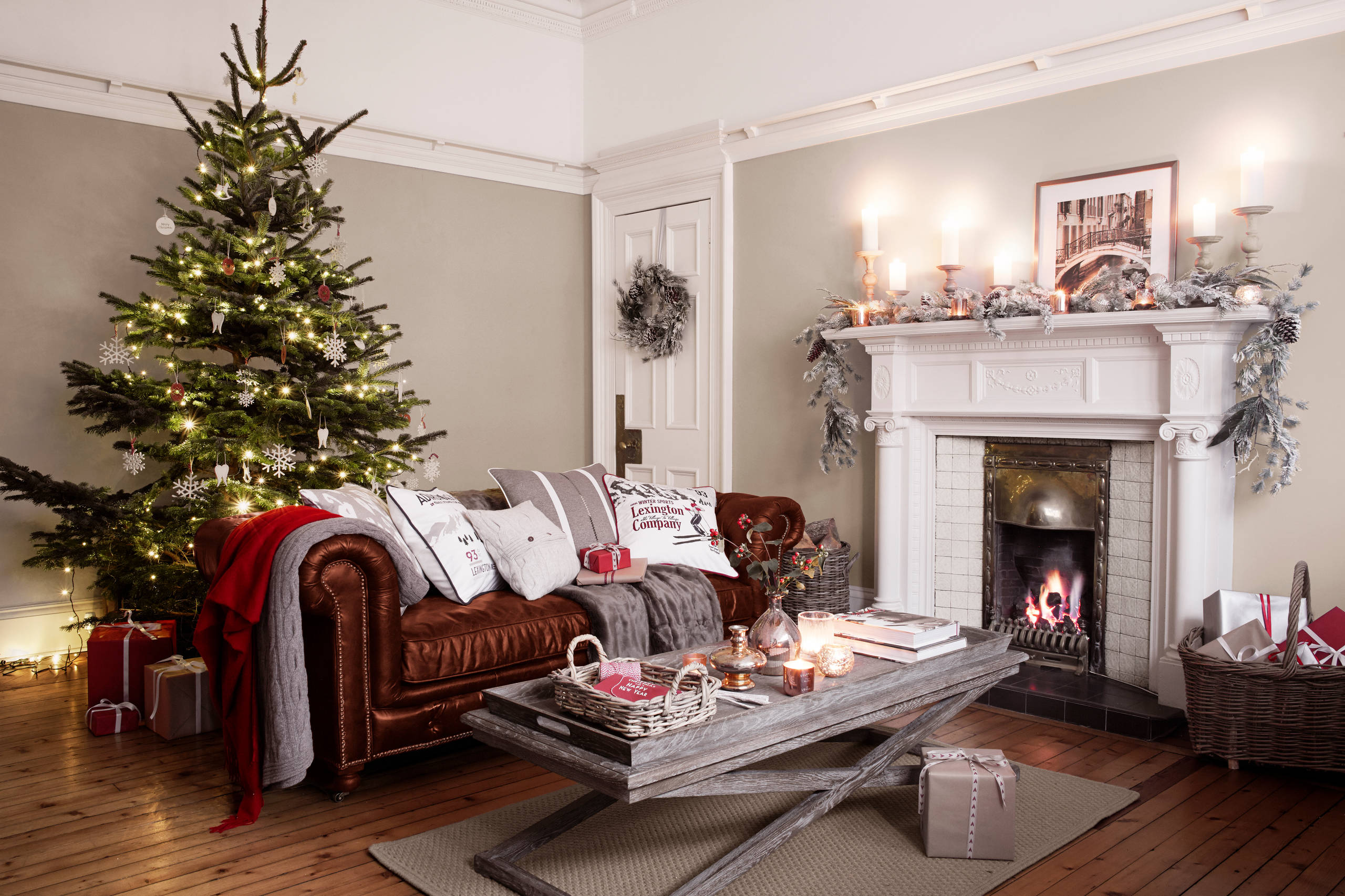 Kleine Fluchten: 24 festliche Wohnzimmer zu Weihnachten