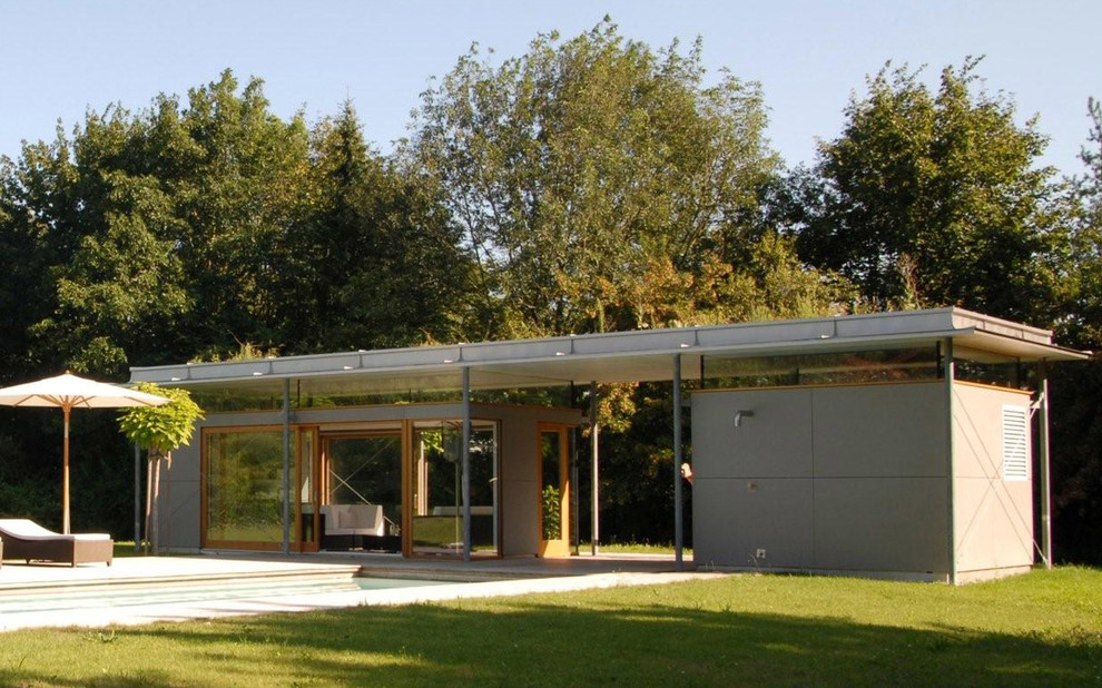 Moderner Pool in München