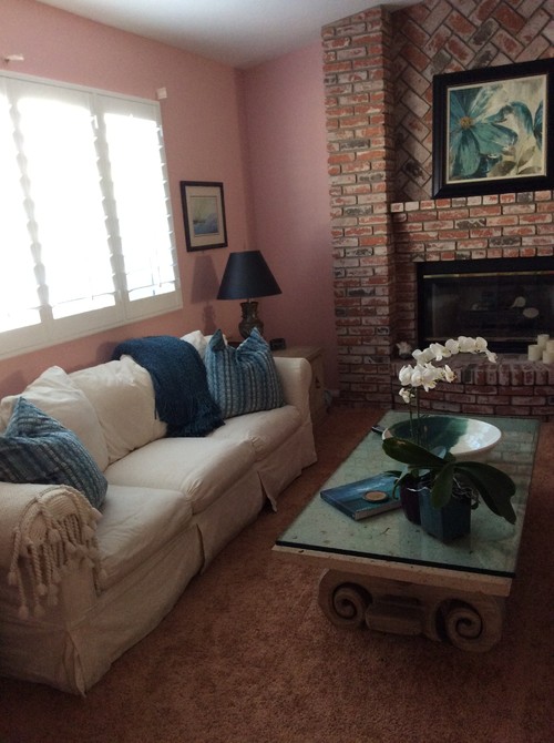 Wall Color To Go With Teal Navy Aqua Accents And Accent Wall In The Family Room But I Need Neutral Walls First M Afraid Of Cold Grey Ve Used Dunn Edwards Champagne Is It Too Yellow