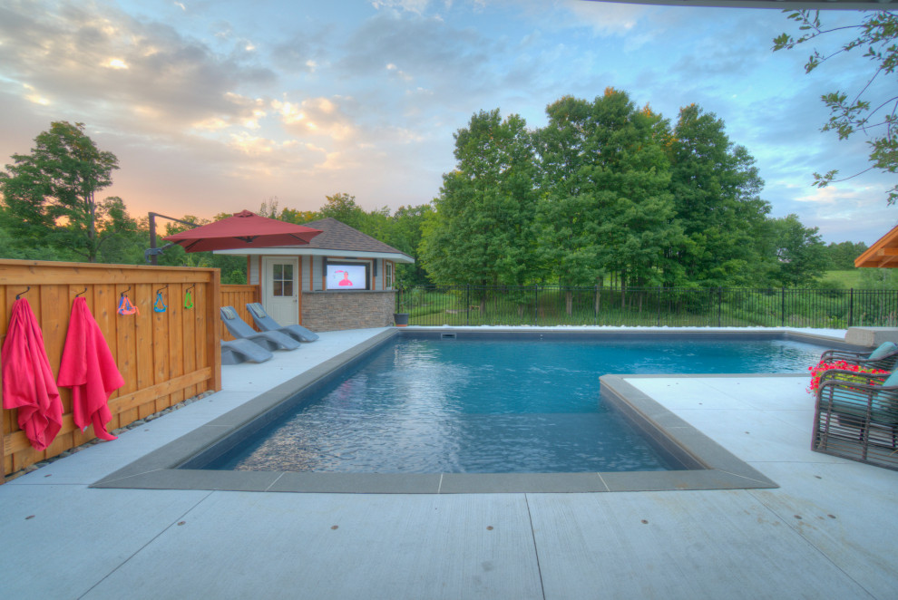 Arts and crafts pool photo in Toronto