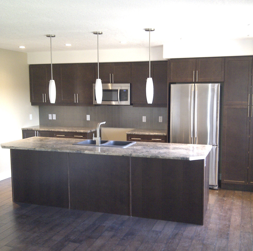Inspiration for a transitional kitchen remodel in Toronto