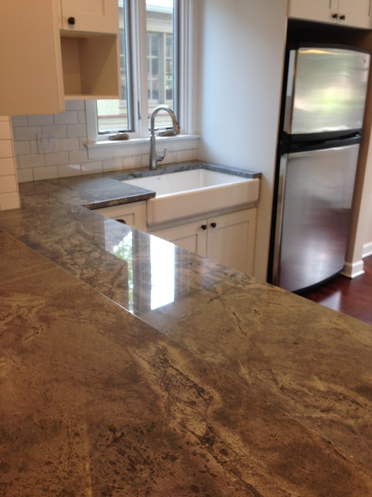 Inspiration for a transitional kitchen remodel in Chicago