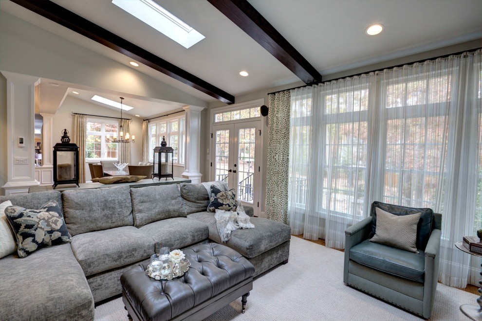 Traditional family room in Raleigh.