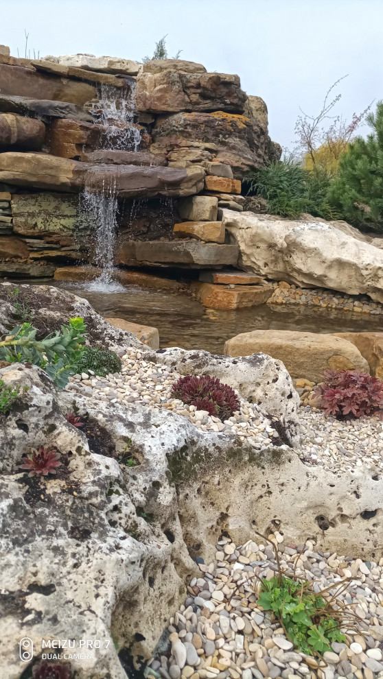 Альпинарий и водопад