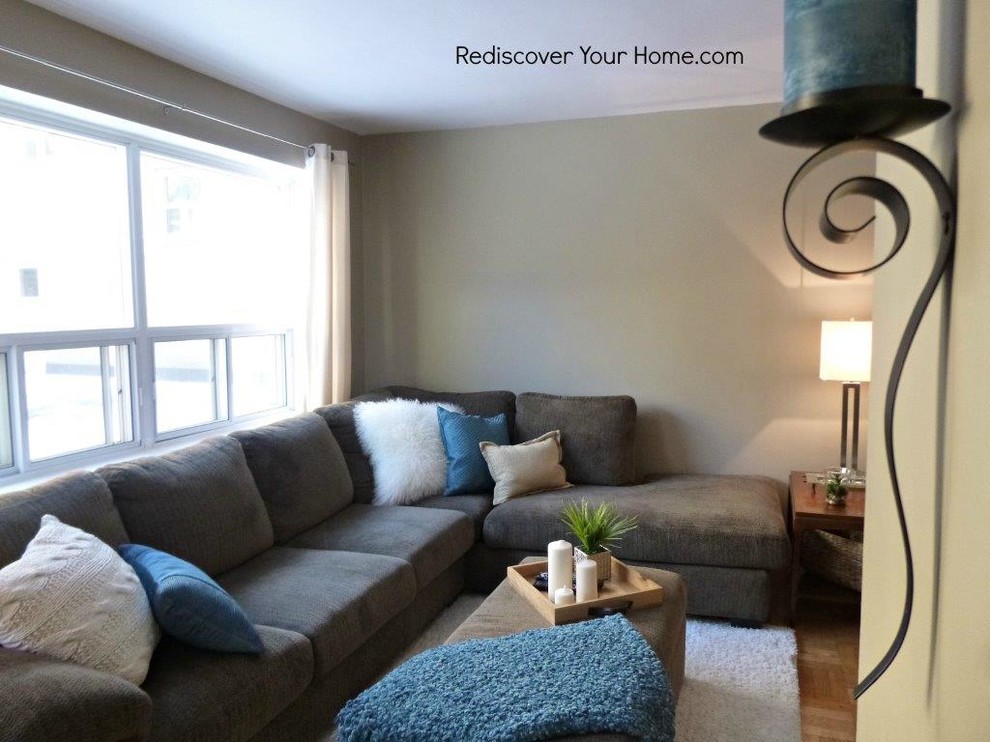 Inspiration for a small transitional home design remodel in Toronto