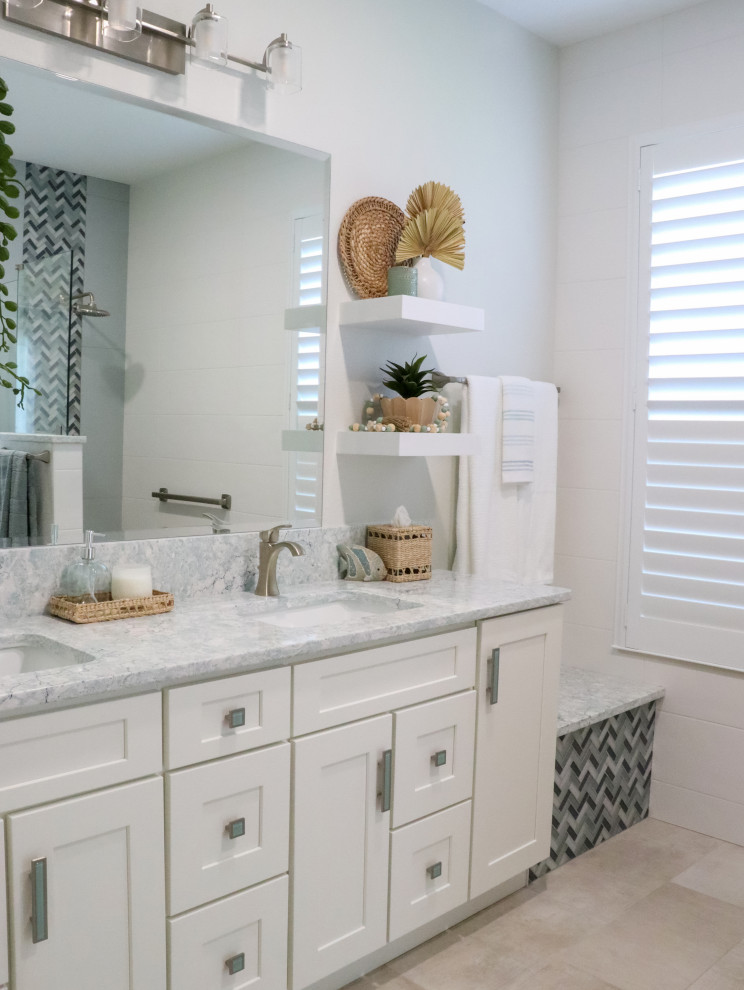 Master Bathroom with Grand Walk In Shower Badezimmer Orlando von