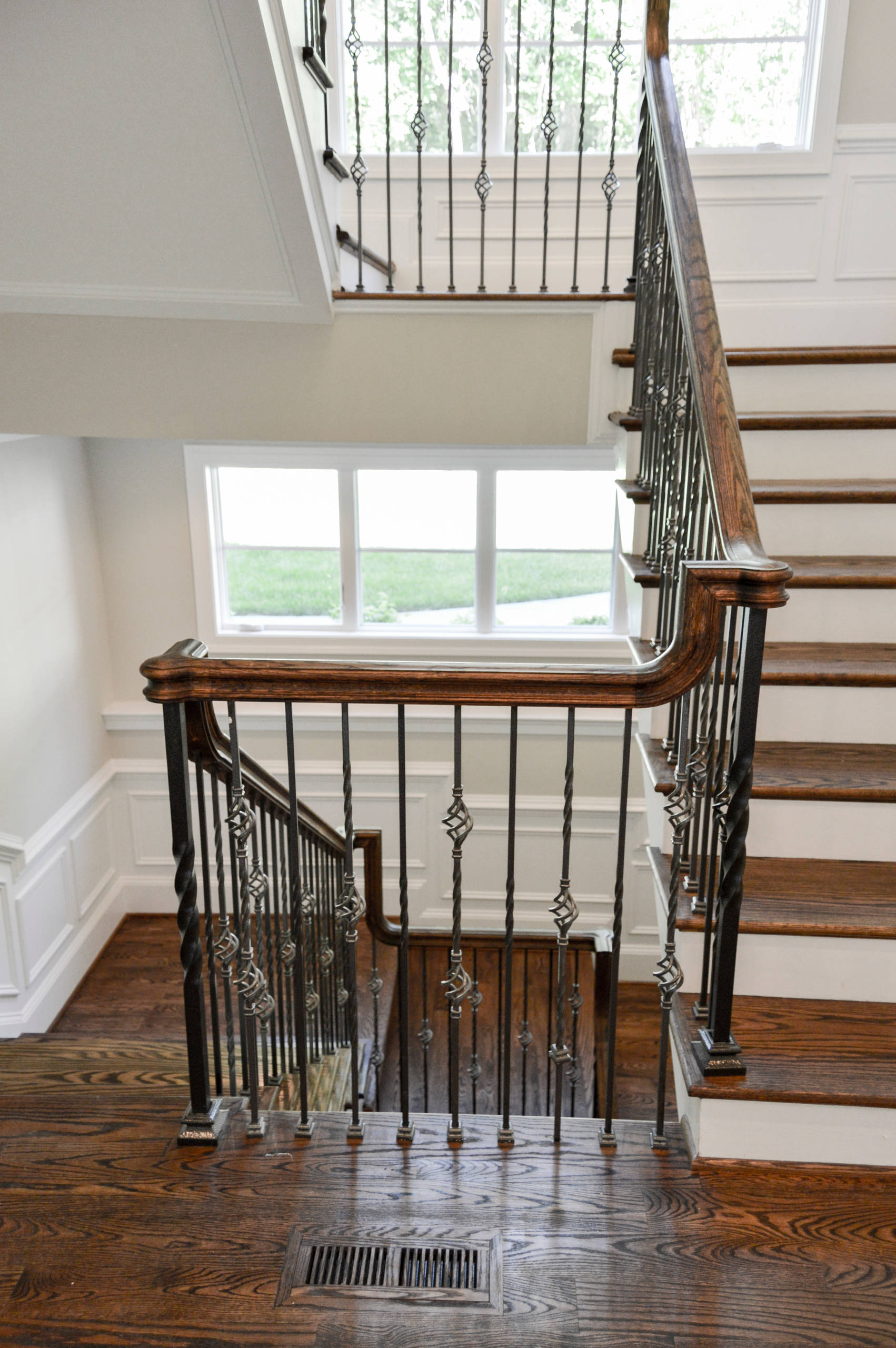 38_European Style Circular Balcony and Multi-level Staircase, Middleburg, VA 201