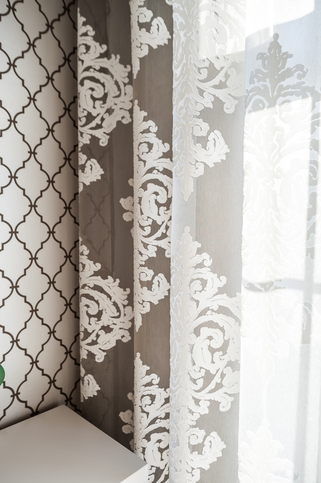 Загородный дом с розовой столовой