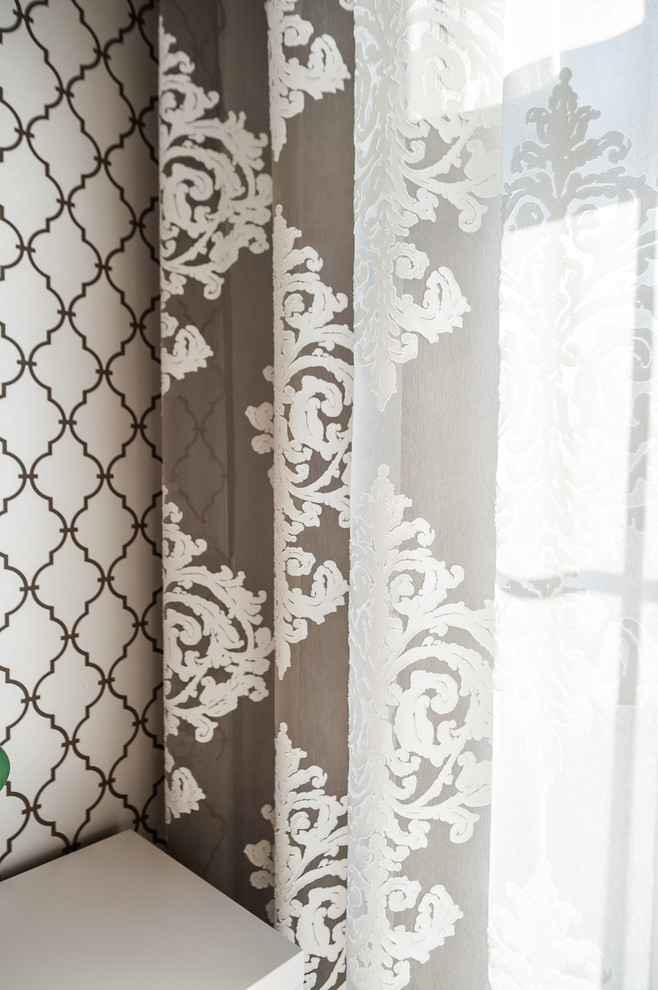 Загородный дом с розовой столовой