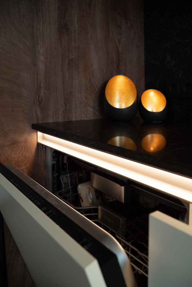 Кухня Burger  с островом в современном стиле