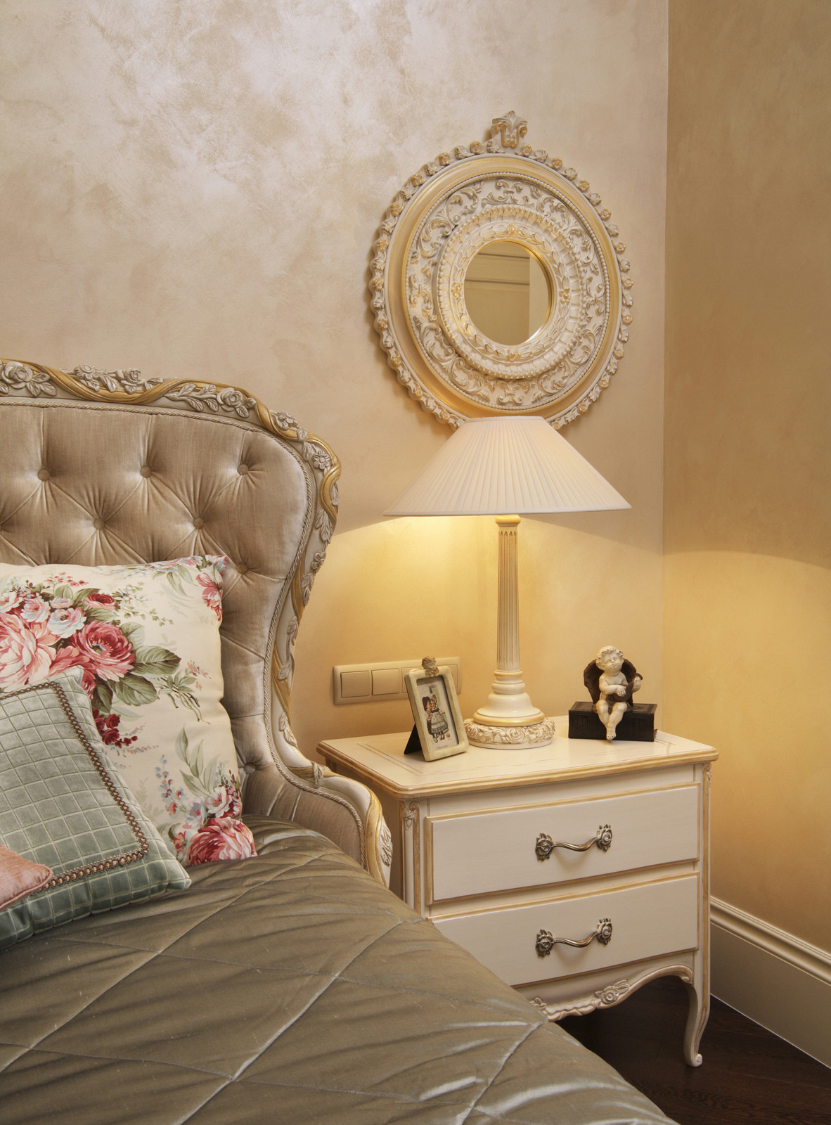 Элегантная классика (3-х комн. квартира в сталинке)