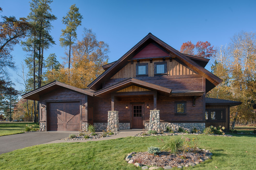 Inspiration for a rustic home design remodel in Minneapolis