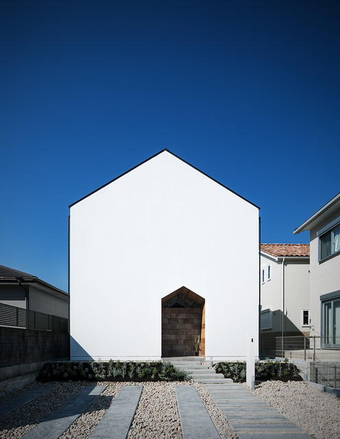 アウトドアリビングの家　　外部空間をとりこむ住まい trendy-hus-og-facade